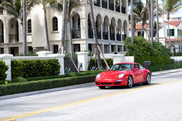 Palm Beach, Florida - 21 de marzo de 2021: rojo Porsche 997 Carrera — Foto de Stock