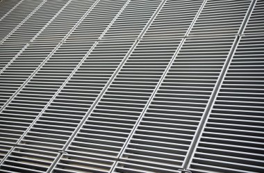 Çapraz geometrik çizgilerin modern yapısı, kafeslenmiş duvar mimarisi, mimarisi.