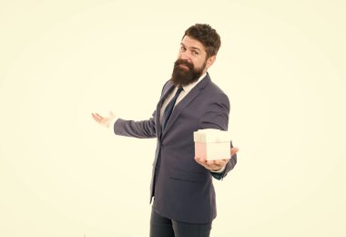 Başarı ve ödül. Doğum günün kutlu olsun. Partide resmi takım elbiseli bir iş adamı. Boks günü. Teslimat şirketi işi. Sakallı adamın sevgililer günü hediyesi. Mükemmel bir gün. Başarılı alışveriş