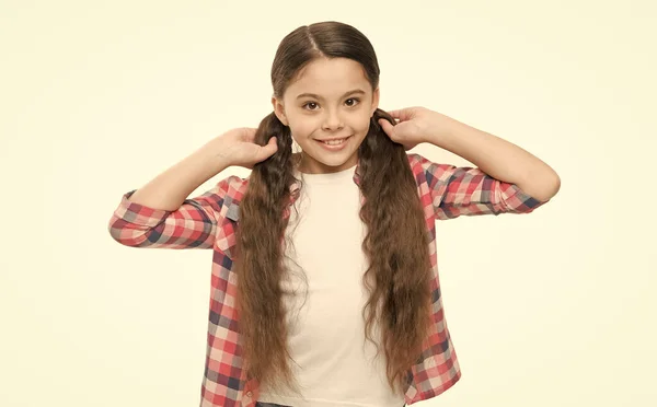 Как растут волосы быстрее. Девочка маленькая девочка очень длинные волосы. Парикмахерская. Поддержание надлежащей гигиены и ухода за собой. Поглощение тупика может способствовать омоложению. Взлом системы для выращивания волос — стоковое фото