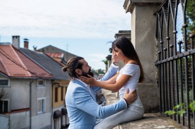 Duygularını ifade etmek. Aşk ve romantizm. Romantik randevu. aşk ilişkisi.