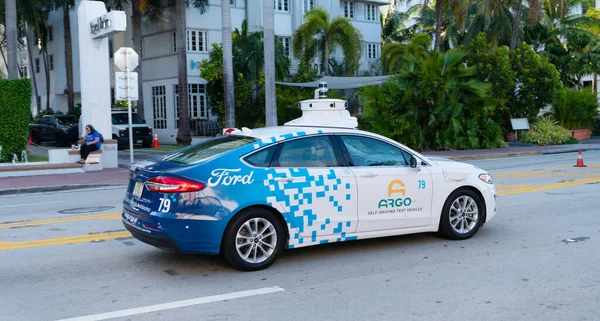 Miami Beach, Φλόριντα ΗΠΑ - 15 Απριλίου 2021: ford argo αυτο-οδήγηση όχημα δοκιμής αυτόνομες μεταφορές — Φωτογραφία Αρχείου