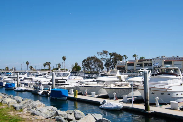 Long Beach, California USA - March 26, 2021: boat and sailboat harbor. — Stock Photo, Image