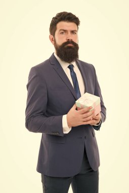 Doğum günün kutlu olsun. Sakallı adamın sevgililer günü hediyesi. Boks günü. Teslimat şirketi işi. Takım elbiseli iş adamı. Başarı ve ödül. Doğum günü hediyesi kutusu. Doğum günü partisine hazırım.