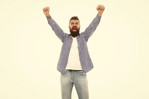 Verdadeiro vencedor. Hipster bem sucedido a sorrir. homem barbudo feliz em camisa xadrez casual. caucasiano cara — Fotografia de Stock