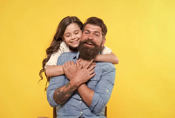 Father and happy little daughter having fun, spread love concept — Stock Photo, Image