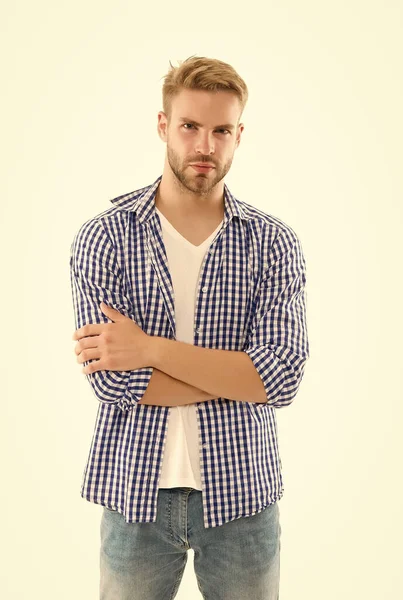 Giovane ragazzo sexy indossare camicia stile casual isolato su bianco, la vita moderna — Foto Stock