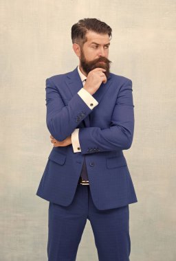 Olabildiğince yönlendir. İş adamı. İşe alım ve istihdam. İş için gel. Eleman alımı konsepti. Görüşmeye hazırım. Formalite alanında profesyonel çalışan. Şirket işvereni ve çalışanı