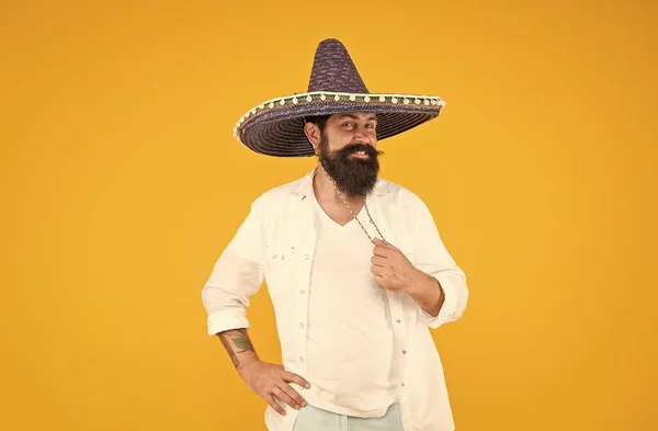 Cinco de mayo mexican celebration. bearded man in sombrero and poncho. mexican party concept. travel to mexico. celebrate traditional mexican holiday. fest and holiday sales. What a great day — Stock Photo, Image