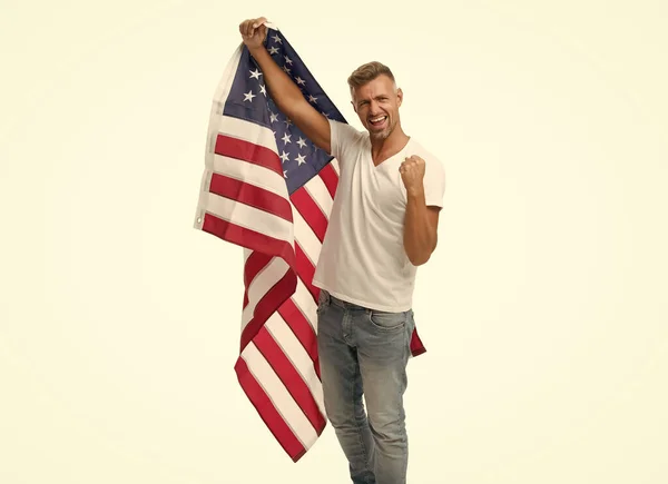 Amerikaanse volwassen man met USA vlag vieren nationale feestdag, Amerikaanse droom concept — Stockfoto