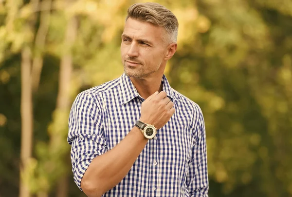 Handsome style. Handsome man on summer outdoor. Handsome look of unshaven man. Casual style. Fashion trends. Menswear shop. Mens grooming. Skincare routine. Barbershop. Handsome and confident — Stock Photo, Image