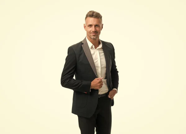 Happy man dragen klassieke pak in zakelijke formele stijl geïsoleerd op wit, baas — Stockfoto