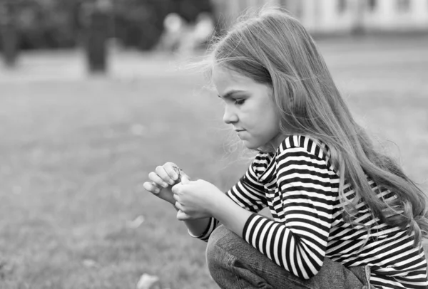 Caring environment. Little child play natural landscape. Summer vacation. Beauty look. Hair salon. Childcare and childhood. International childrens day. November 20. Adorning childhood days — Stock Photo, Image