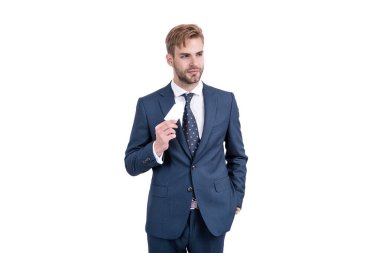 Beyaz tenli yakışıklı bir adam. Kimlikli patron. Benimle irtibata geç. Kredi kartı gösteren iş adamı.