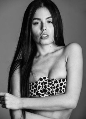 Boyutu ayarlayın. Yükseltme etkisi. Güzellik prosedürü. Hormonal kontrol. Göğüslerinin görünüşünü değiştir. Kadın göğüsleri geniş kemer. Göğüslerin şeklini ayarla. Kadın sağlığı için. Seksi çıplak kız seni. Çekici bayan.