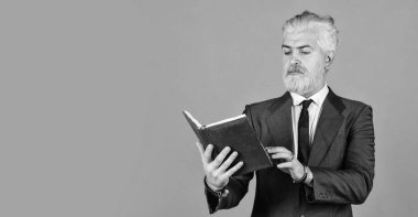 Eğitim Lideri Araştırmacı Endüstrisi Uzmanı Eğitim Uzmanı Profesyonel Anlayışlı Düşünen. İşletme okulu eğitimi. Ciddi bir iş adamı kitap okur. Yetişkinler için eğitim