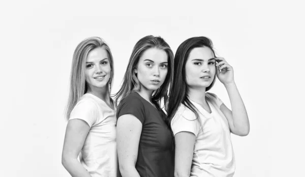 Equipe meninas amizade poder feminino juntos mais forte, confiança e conceito de apoio — Fotografia de Stock