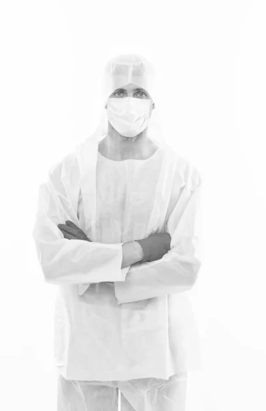 Hombre trabajador médico en traje de protección aislado en blanco mantener a salvo de covid19 sarro pandemia virus, coronavirus — Foto de Stock