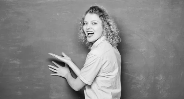 Good teacher master of simplification. Teaching could be more fun. Woman teacher in front of chalkboard. Teacher explain hard topic. Important information to remember. Teacher best friend of learners — Stock Photo, Image