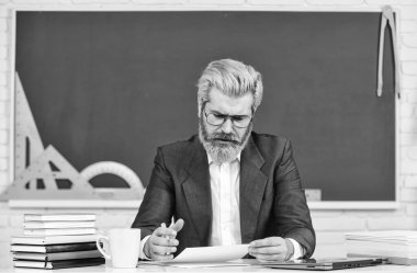 Özel okul reklamları kayıtları artırıyor. Öğretmen geleneksel ve modern konular. Sıkı çalış. Bedava eğitim al. Gençler için modern eğitim. Herkes için okul eğitimi. Kayıt Hizmetleri