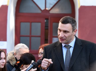 Vitali Klitschko gazeteci için oy Kiev, Uktr sonra konuşuyor