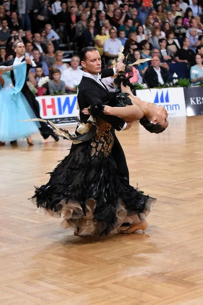 Ballroom dancers — Stock Photo, Image