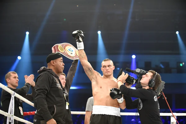 Усик Олександр Олександрович, Інтер континентальний Wbo у важкій вазі — стокове фото