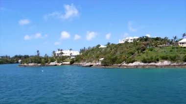 Tropikal ada Bermuda'da