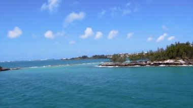 Tropikal ada Bermuda'da