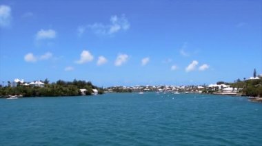 Tropikal ada Bermuda'da