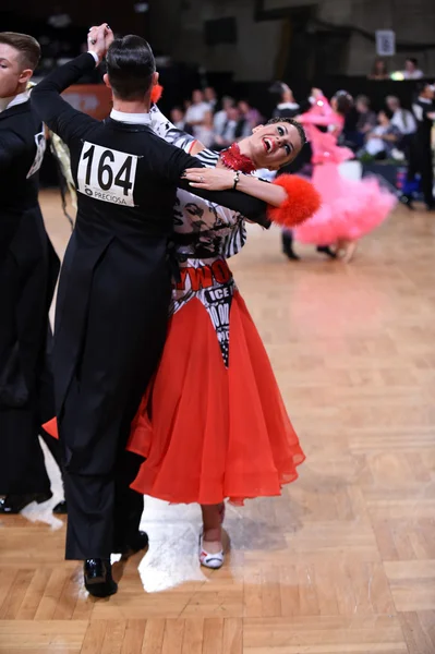 舞厅舞夫妇，跳舞比赛 — 图库照片