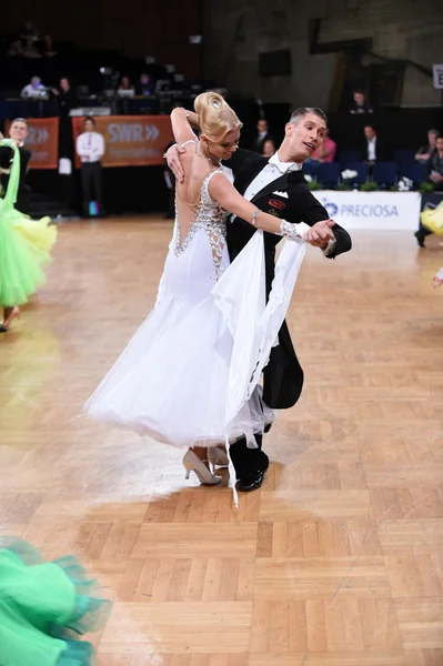 Ballroom dans paar, dansen op de concurrentie — Stockfoto