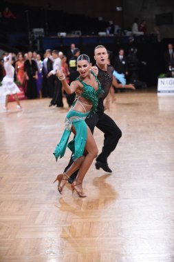 Yarışmada dans latin Amerika Çift