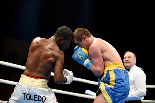 Мировая серия бокса: Украина Отаманс против Кубы Домадорес — стоковое фото