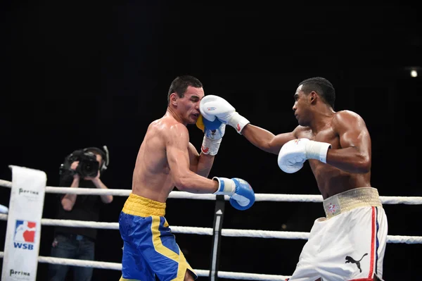 Мировая серия бокса: Украина Отаманс против Кубы Домадорес — стоковое фото
