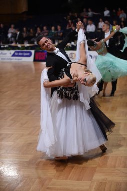 Balo salonu dans çift, Dans Yarışması'nda