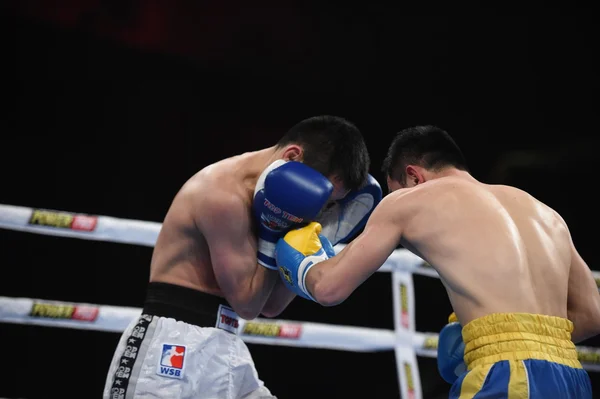 Světová série boxu: Ukrajina Otamans vs ruské boxerské reprezentace — Stock fotografie