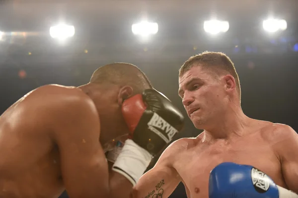 Ranking fight between Denis Berinchyk (Ukraine) and Belgian Tarik Madni in the Palace of sport in Kiev, Ukraine — Stockfoto