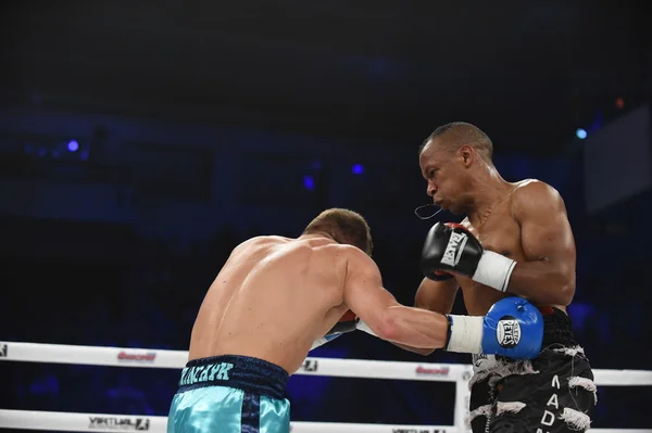 Ranking luta entre Denis Berinchyk (Ucrânia) e belga Tarik Madni no Palácio do esporte em Kiev, Ucrânia — Fotografia de Stock