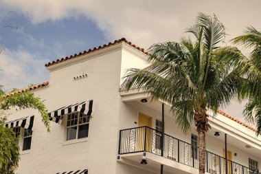 Art deco. Mimari bölge Art Deco. Miami sahilinin modern binası. Okyanus yolculuğu. Ocean Drive Florida 'daki Miami Plajı. Art Deco mimarisi. Minimalist mimari tarzı.