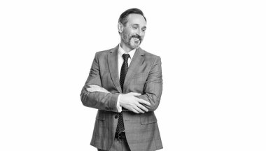 İşadamı patron ellerini çapraz yaptı. Liderlik kavramı. Takım elbiseli bir iş adamı. İş başarısı ve liderlik. Görevde başarılı bir işadamı lideri. Hırs ve güven. Doğrudan denetim.