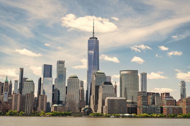 New York şehir mimarisi. New York şehri metropolü. ABD 'de New York' ta. New York sokaklarında. Aşağı Manhattan silueti. Manhattan şehir merkezi..