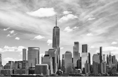 New York City, Manhattan Skyline ile Hudson Nehri üzerinde, New York, ABD NYC, New York. Kentsel Gökdelenler ABD ile New York City Skyline. New York 'taki Lower Manhattan ve One World Trade Center, ABD New Jersey Panoramic view on Manhattan.