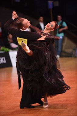 Yarışmada dans balo salonu dans çift