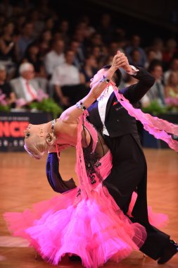 Yarışmada dans balo salonu dans çift
