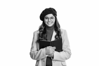 Sonbahar kızı okul kitabını okudu. Üniversite öğrencileri için eğitim. Genç kız kitap okuyor. Sonbahar ders çalışma zamanıdır. Eğitim ve bilgi. Okul okuma eğitimi. Okula dönelim. Edebi türler.