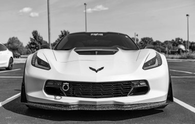 Chicago, Illinois, ABD - 08 Eylül 2024: Chevrolet Corvette C7 Chevy spor araba, ön görüş. Chevy spor araba. Chevrolet Corvette C7 arabası. Chicago 'da Chevrolet Corvette C7