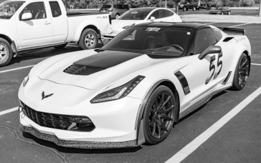 Chicago, Illinois, ABD - 08 Eylül 2024 Chevrolet Corvette C7 Chevy spor araba, köşe manzaralı. Chevy spor araba. Chevrolet Corvette C7 arabası. Chicago 'da Chevrolet Corvette C7