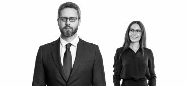 İş ortağı beyazla izole edilmiş. Takım elbiseli iki iş adamı. İş ekibi çalışması ve işbirliği. Ortaklık kavramı. Ortak takımı. Başarılı ortaklık. İş ekibi başarısı. iş adamı.