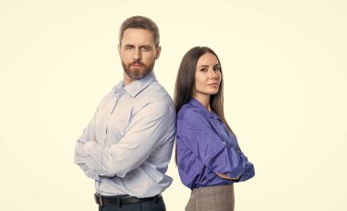 İşletme lideri beyazları soyutladı. Ofiste iki meslektaşım var. İş arkadaşı olan iş adamları. İş liderliği ve başarı. Lider, liderliği temsil ediyor. Başarılı iş adamları.